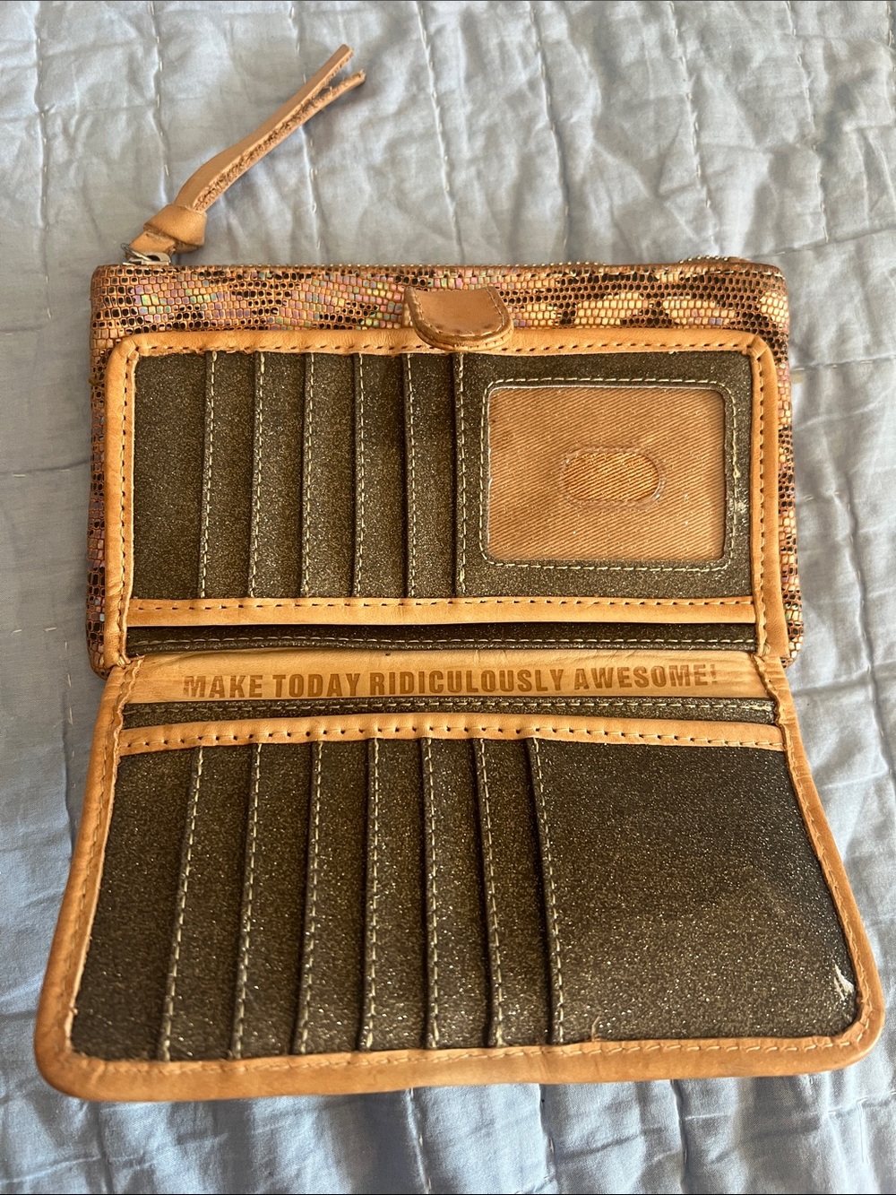 Consuela Iris iridescent Slim Wallet - Picture 4 of 10